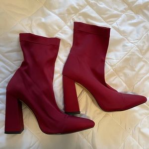 maroon sock boots. size 7